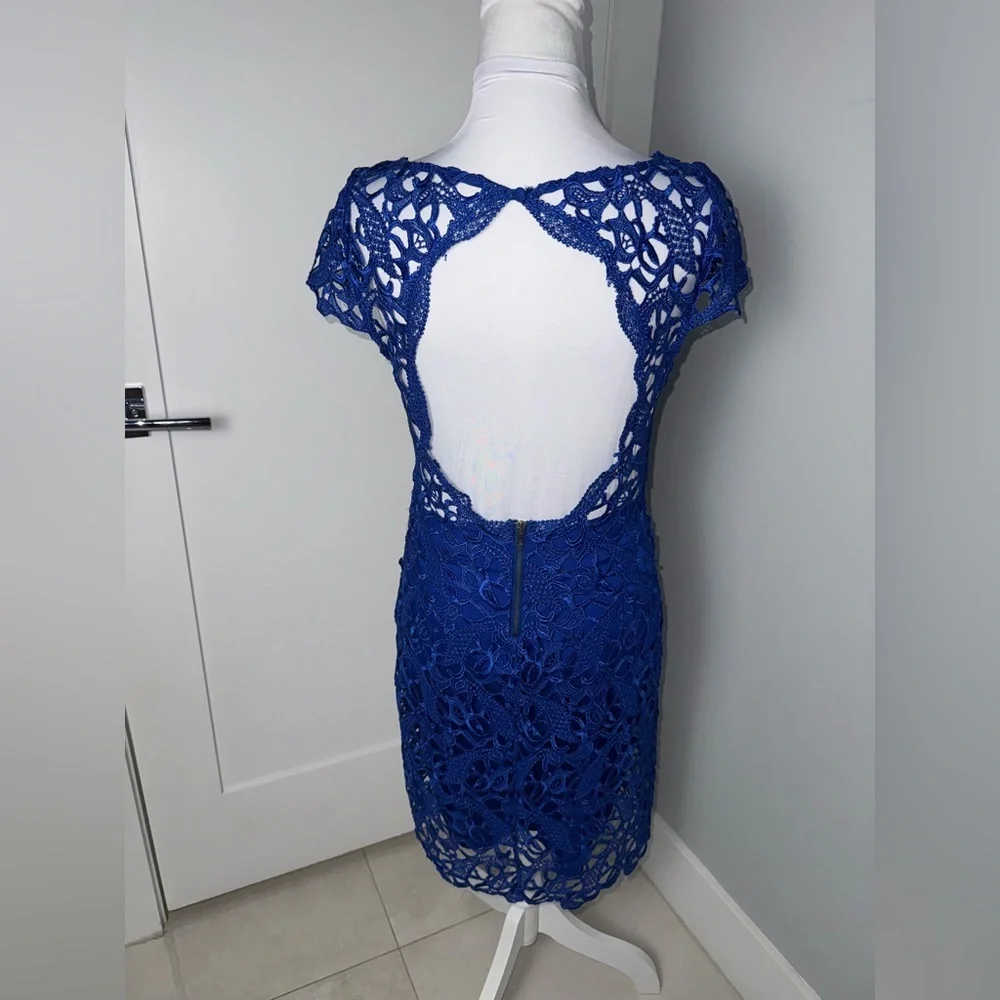 Alice + Olivia Clover Lace Backless Guipure Dress Bodycon in Cobalt Blue/ US 2-4 - Picture 4 of 9
